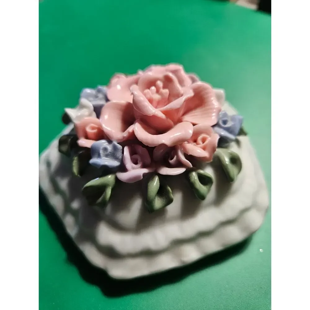 Capodimonte Porcelain Trinket Box Pink Rose floral 3.5
